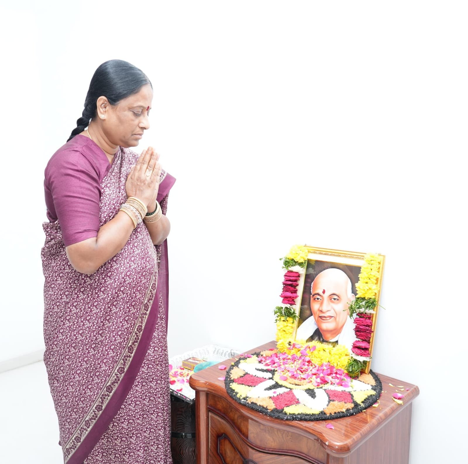 మాజీ