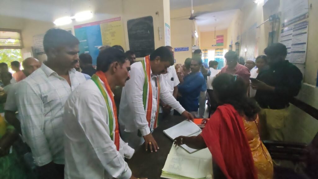 ప్రాథమిక ఆరోగ్య కేంద్రాన్ని తనిఖీ చేసిన ఎమ్మెల్యే పాయం 1 IMG 20241114 WA0268