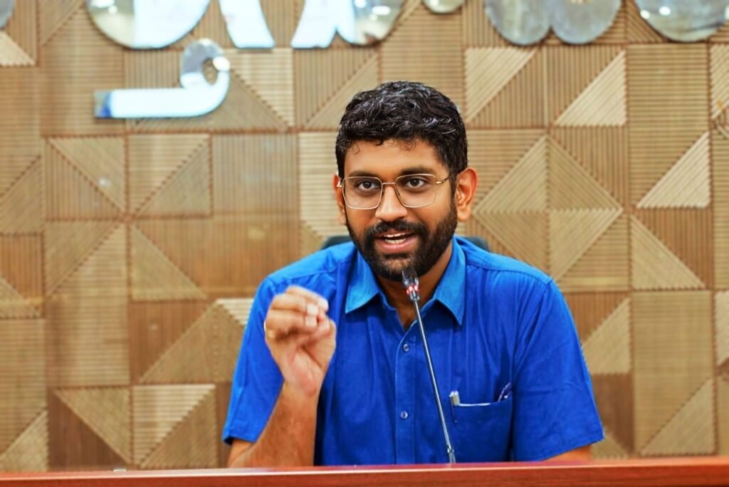 పేదలలో అత్యంత పేదలకు మాత్రమే డబల్ బెడ్ రూమ్ ఇల్లు అందాలి: జిల్లా కలెక్టర్ జితేష్ వి. పాటిల్. 1 IMG 20241129 WA0092 1
