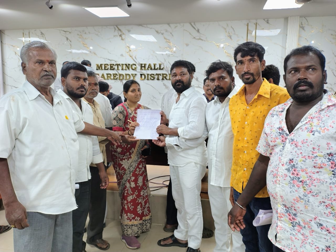 ఊరిలో