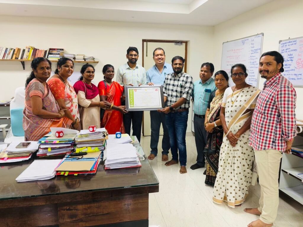 పాల్వంచ ప్రభుత్వ ఆసుపత్రి వైద్య సేవలు భేష్ అభినందించిన జిల్లా కలెక్టర్ 1 IMG 20241211 WA0247