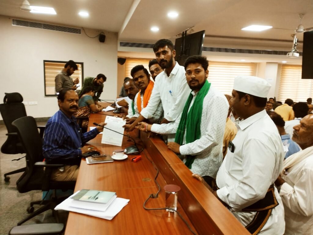 జిల్లా అధ్యక్షుడు సేవలాల్ నాయక్ ఆధ్వర్యంలో కలెక్టర్ కి పలు సమస్యలపై వినతి పత్రం 1 IMG 20241223 WA0179
