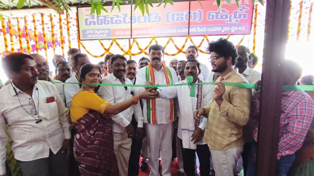 స్నేహ రవి టెంట్ హౌస్ ను ప్రారంభించిన పినపాక ఎమ్మెల్యే 1 IMG 20241226 WA0206