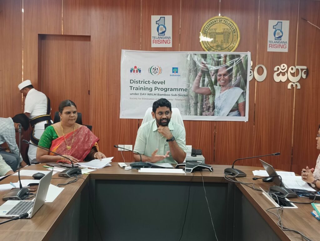 వెదురు సాగు చేసే రైతుల ఇంట సిరుల పంట : జిల్లా కలెక్టర్ జితేష్ వి. పాటిల్. 1 IMG 20250210 WA0222