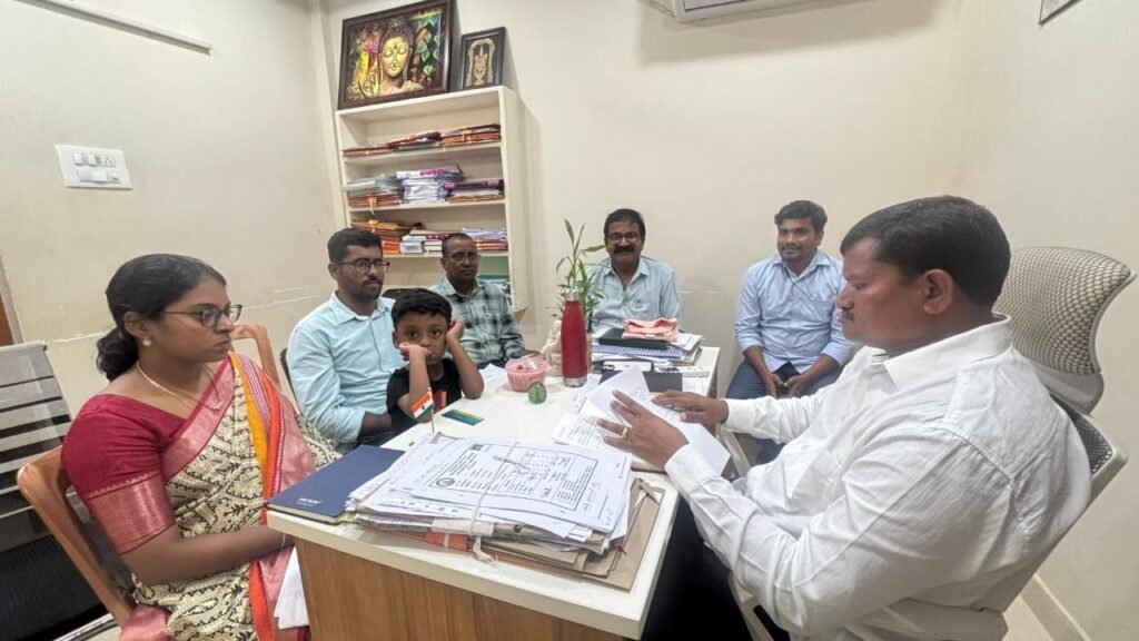 ఐటీడీఏ అధికారులతో సమీక్షా సమావేశం నిర్వహించిన ఎమ్మెల్యే జారె 1 IMG 20250614 WA0234
