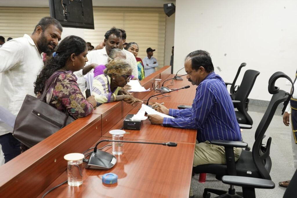 ప్రజావాణి ప్రతి దరఖాస్తు పై చర్యలు తీసుకోవాలని 1 IMG 20250623 WA0163 1
