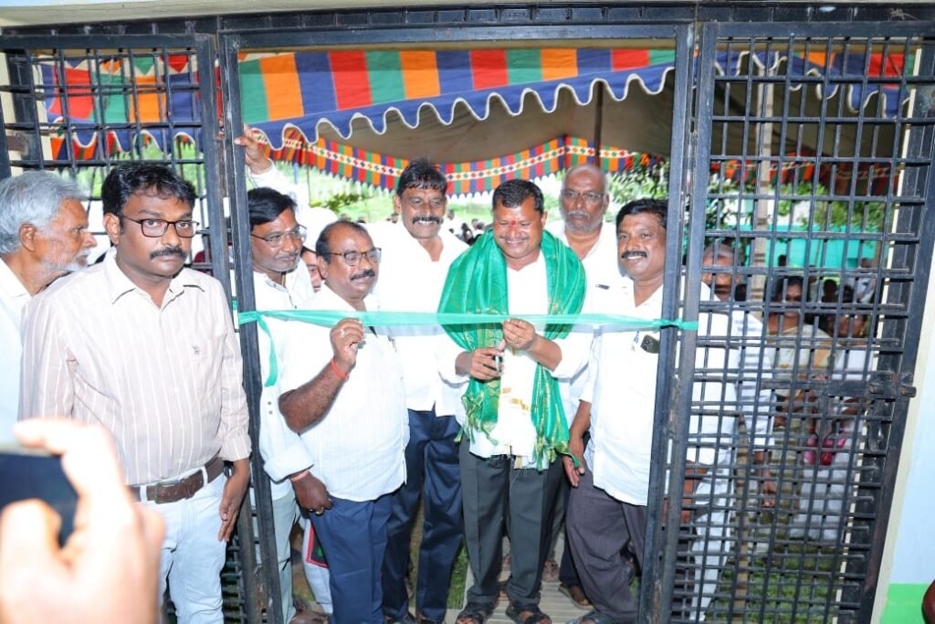 దమ్మపేట మండలంలో 3.44 కోట్ల పనులకు శంకుస్థాపన చేసిన ఎమ్మెల్యే జారె 1 IMG 20250624 WA0435