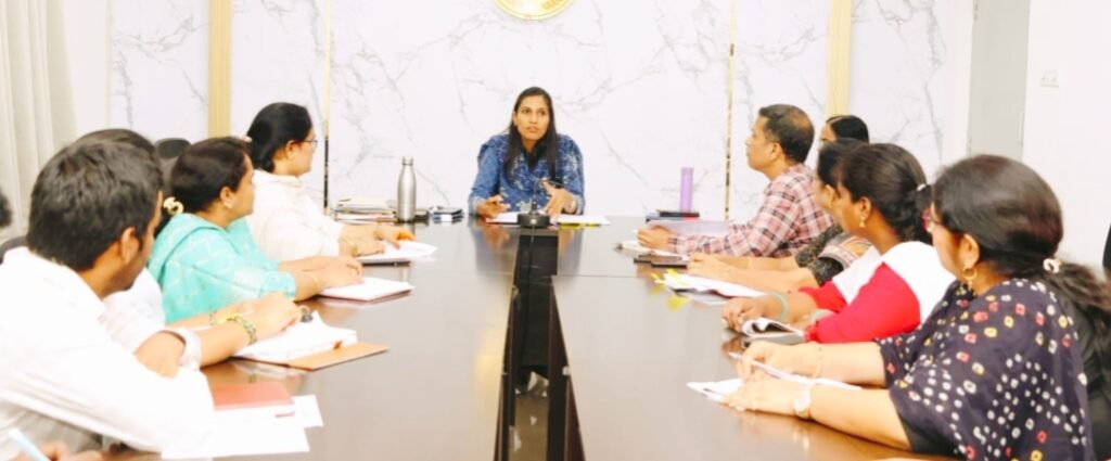 కొత్త రేషన్ కార్డుల దరఖాస్తుల విచారణ వేగవంతం చేయాలి: జిల్లా కలెక్టర్ ప్రావీణ్య 1 IMG 20250626 193716