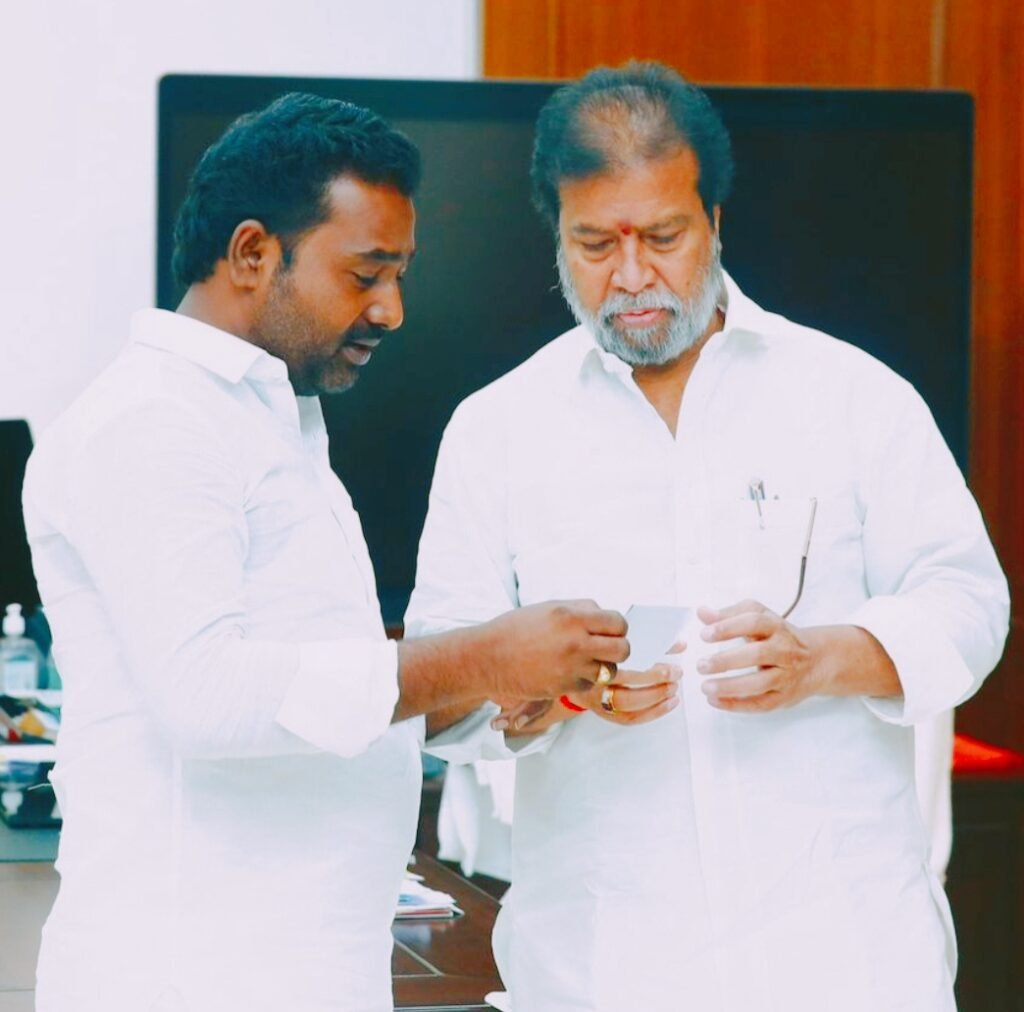 తెలంగాణ సచివాలయంలో మంత్రి దామోదర్ రాజనర్సింహను కలిసిన కాట శ్రీనివాస్ గౌడ్ 1 IMG 20250628 185654